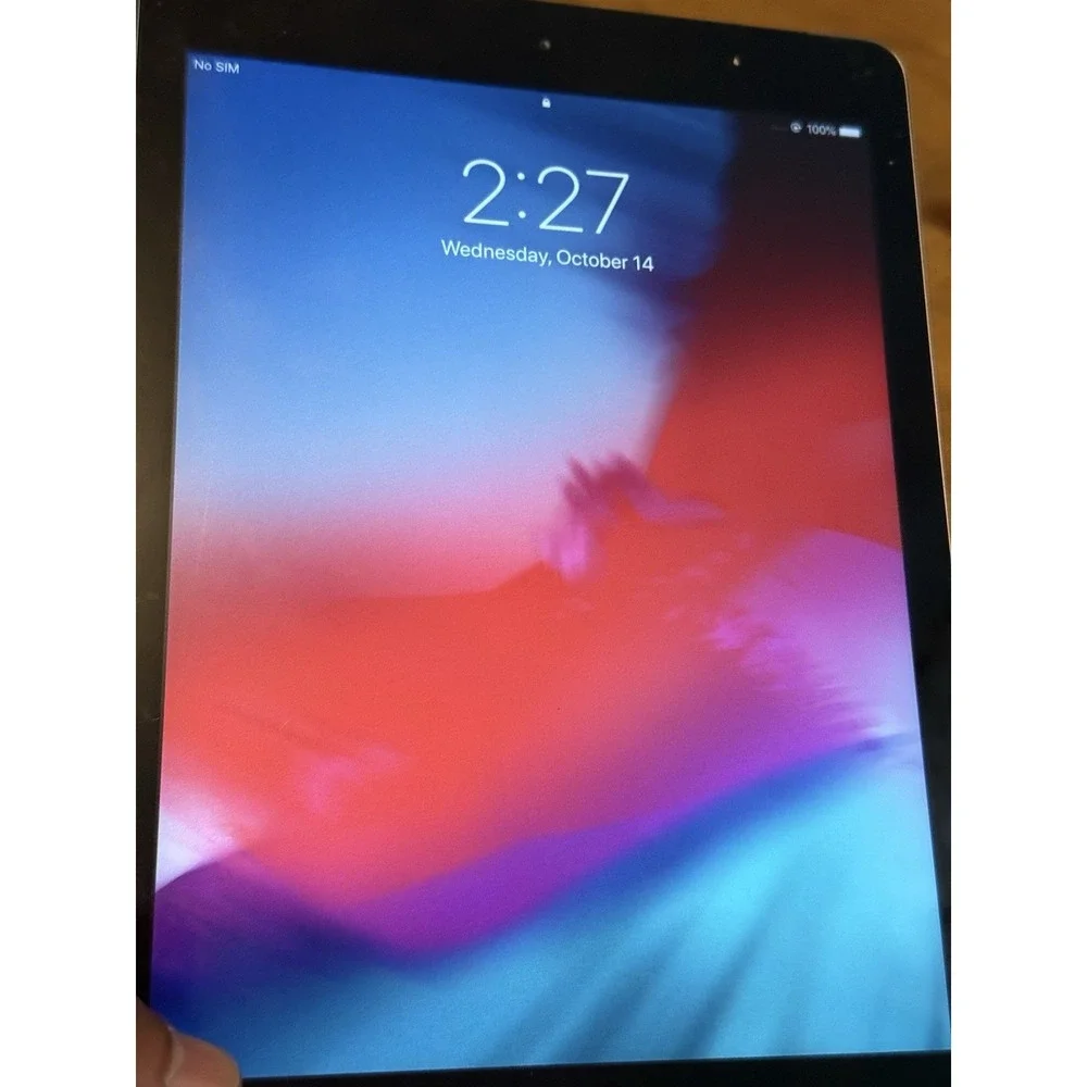 Apple iPad‎ Air 2 16GB Silver A1475 , Wi Fi ( Read Description) Bundle